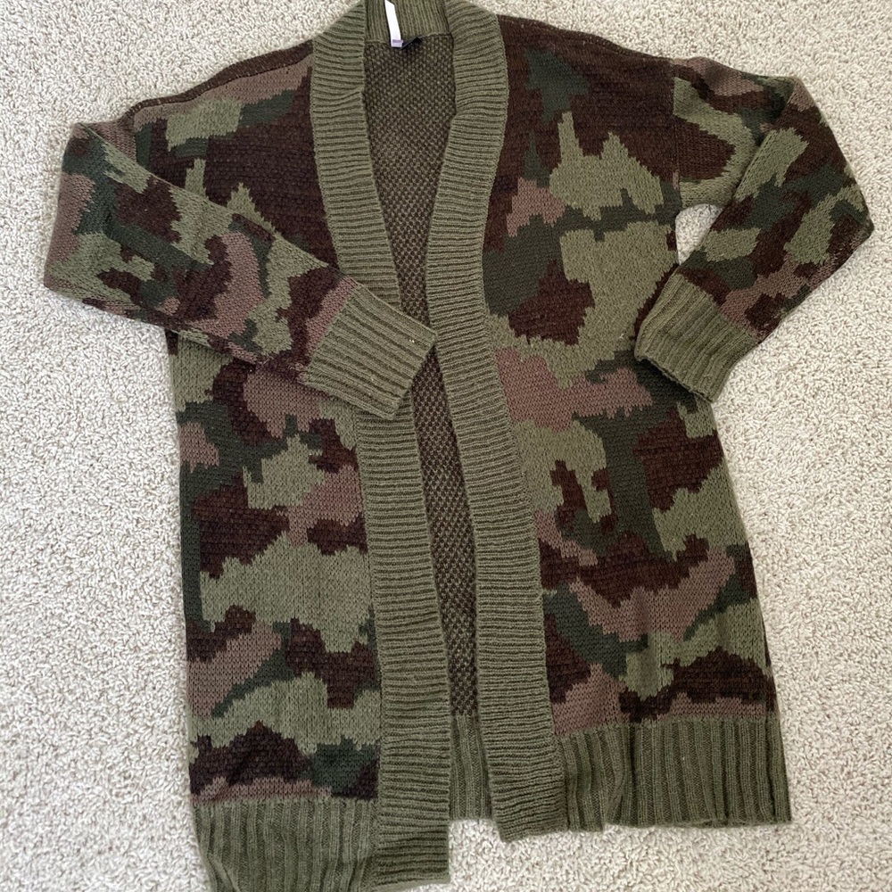 Camouflage cardigan size M